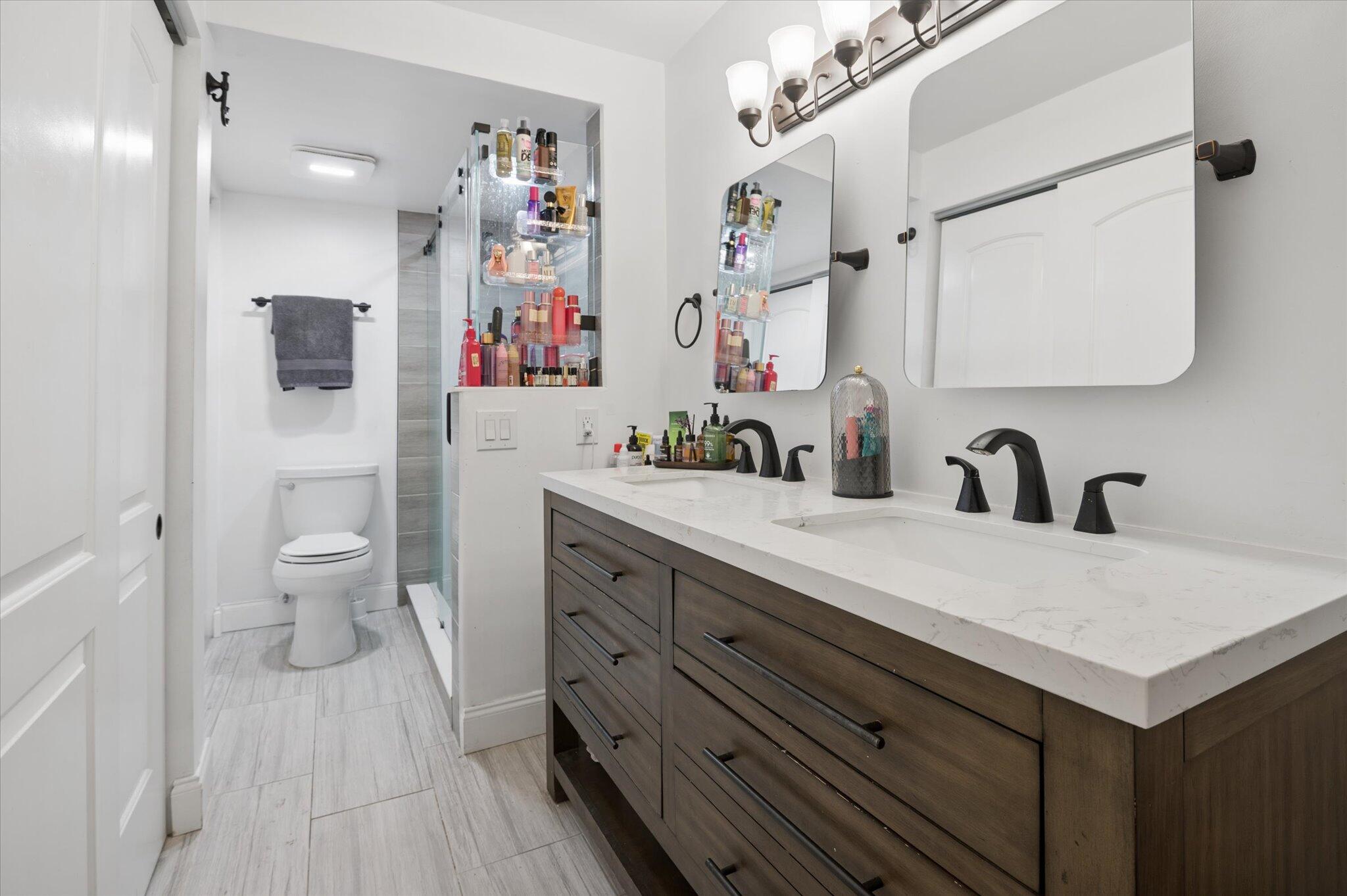 MAYFAIR HOUSE CONDO - Residential