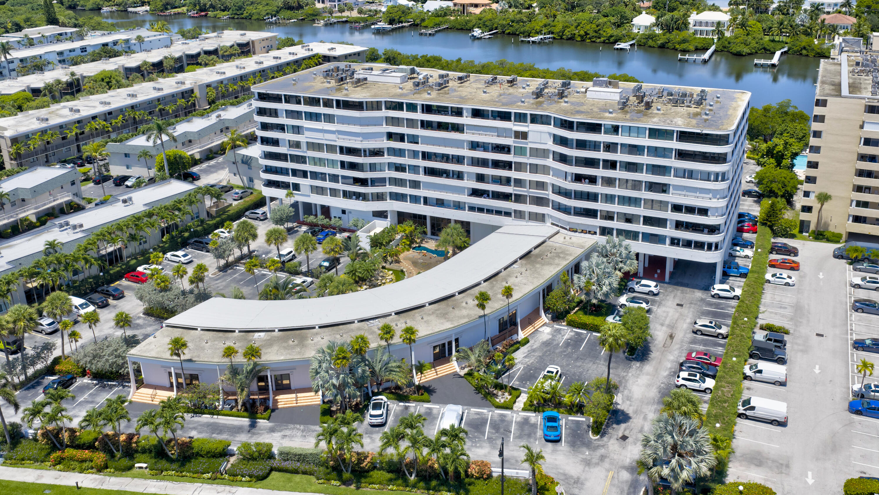 MAYFAIR HOUSE CONDO - Residential