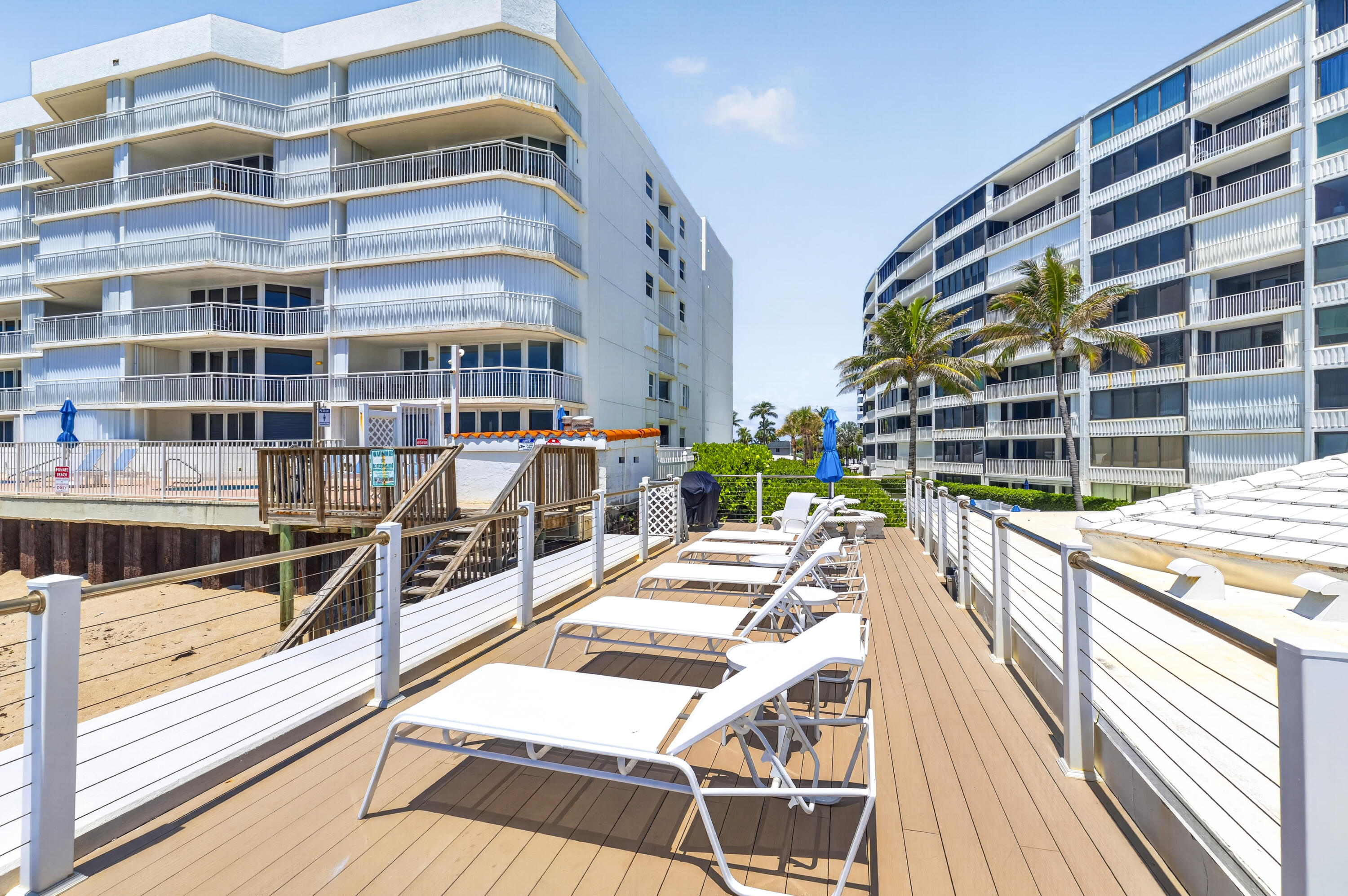 MAYFAIR HOUSE CONDO - Residential