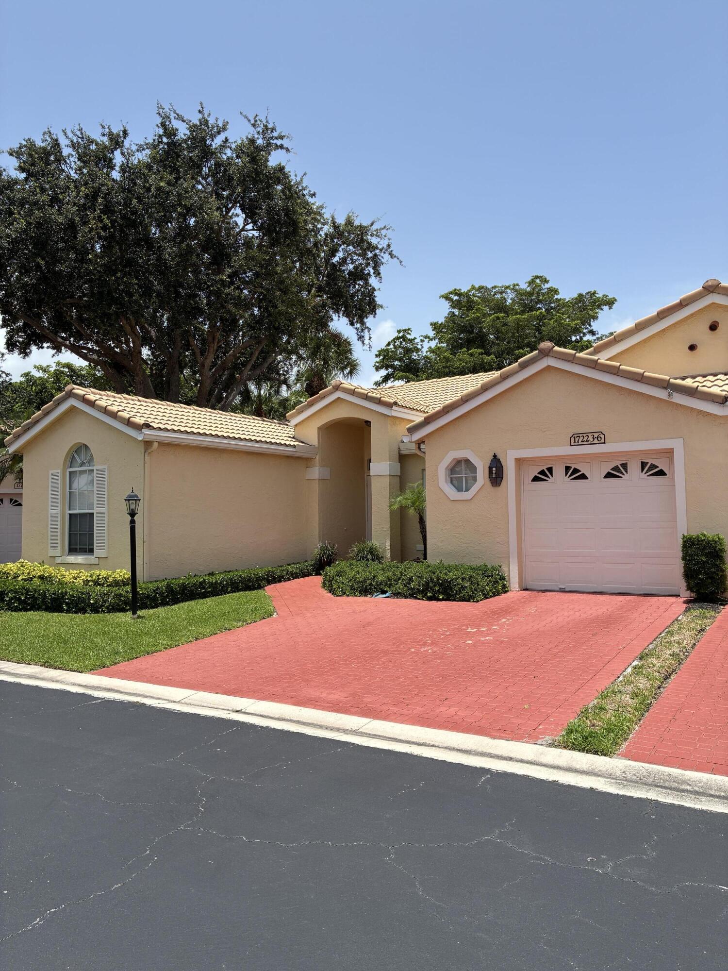 ST TROPEZ @ BOCA COUNTRY CLUB. NON EQUITY,NO BUY IN REQUIRED. 3/2 END UNIT GOLF VILLA. NO NEIGHBORS ON BEDROOM SIDE,OR BEHIND. OPEN CONCEPT LIVING/ DINING/KITCHEN.TASTEFULLY UPDATED THRU OUT. LIGHT FILLED AND IMMACULATE.LIVES LIKE A SINGLE FAMILY HOME.   STABLE ASSOCIATION W FULL RESERVES. SHOWN BY APPOINTMENT .A/C 2021,TANK LESS W/H 2023. MOVE IN READY SHOW AND SELL!