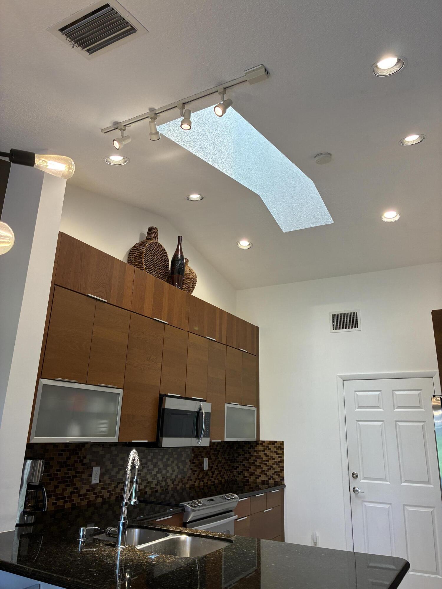 ST TROPEZ AT BOCA GOLF VILLAS CONDO - Residential