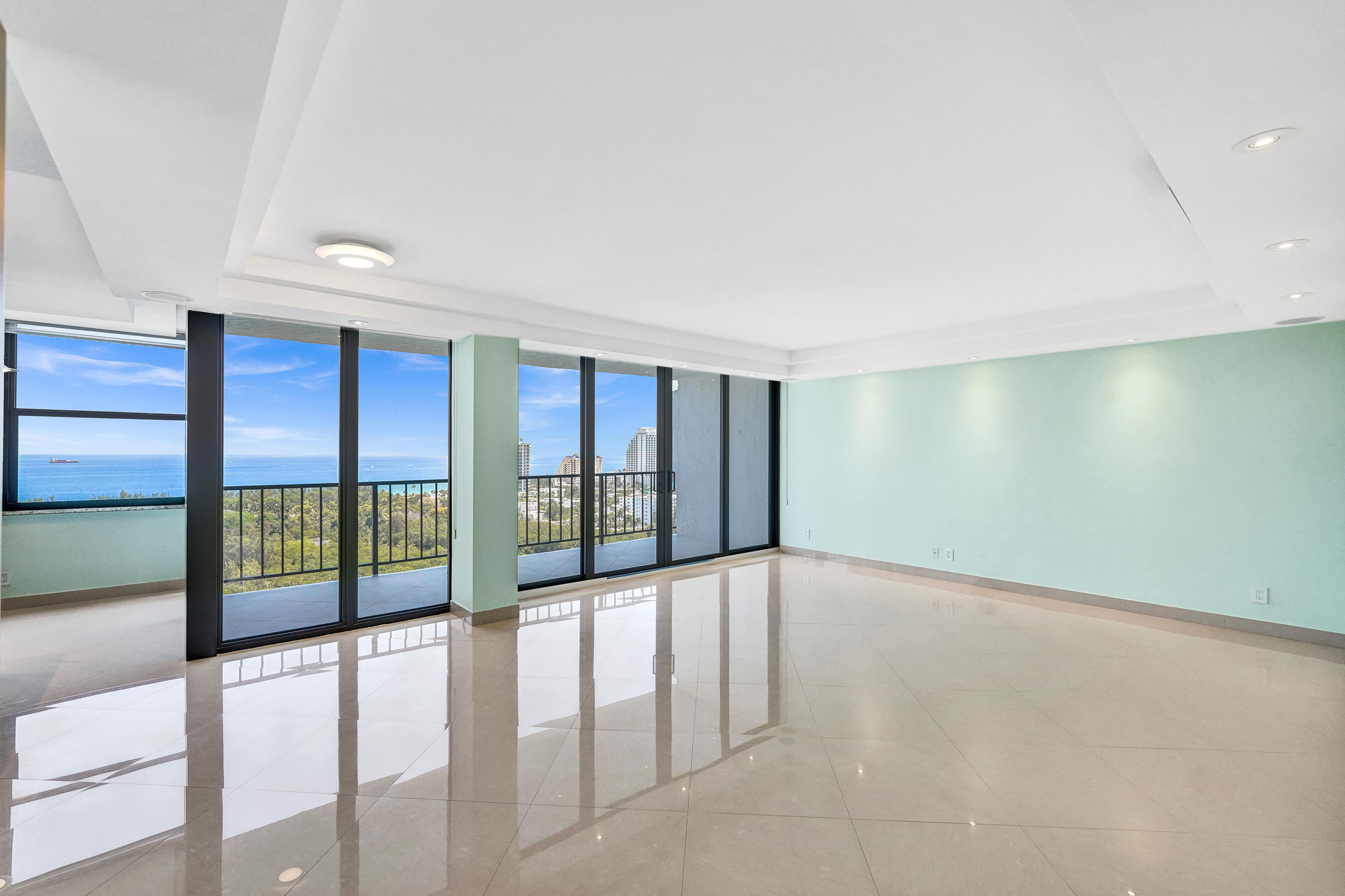 CORINTHIAN ON THE INTRACOASTAL - Residential