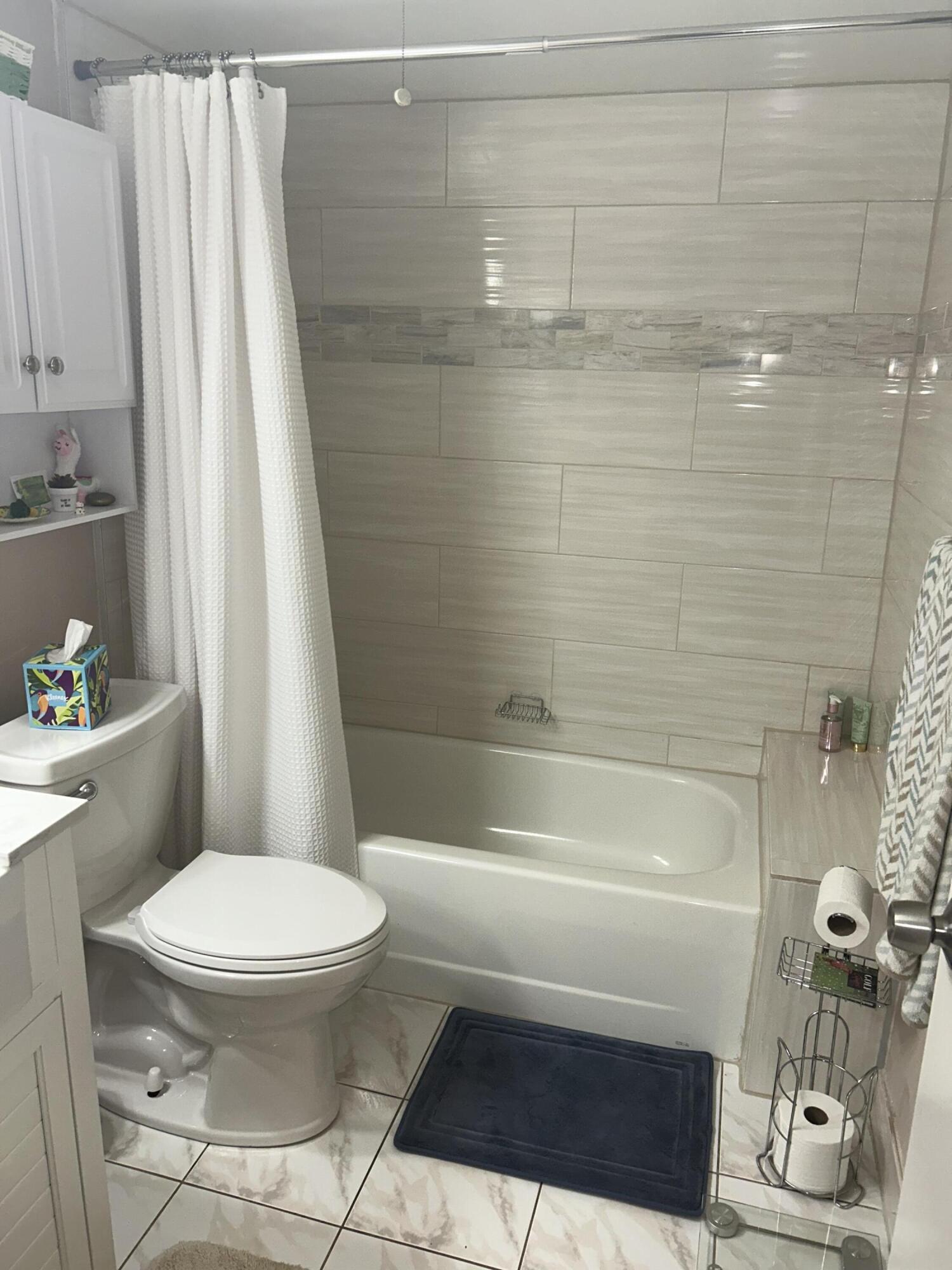 PINE RIDGE NORTH VILLAGE IV CONDO - Residential