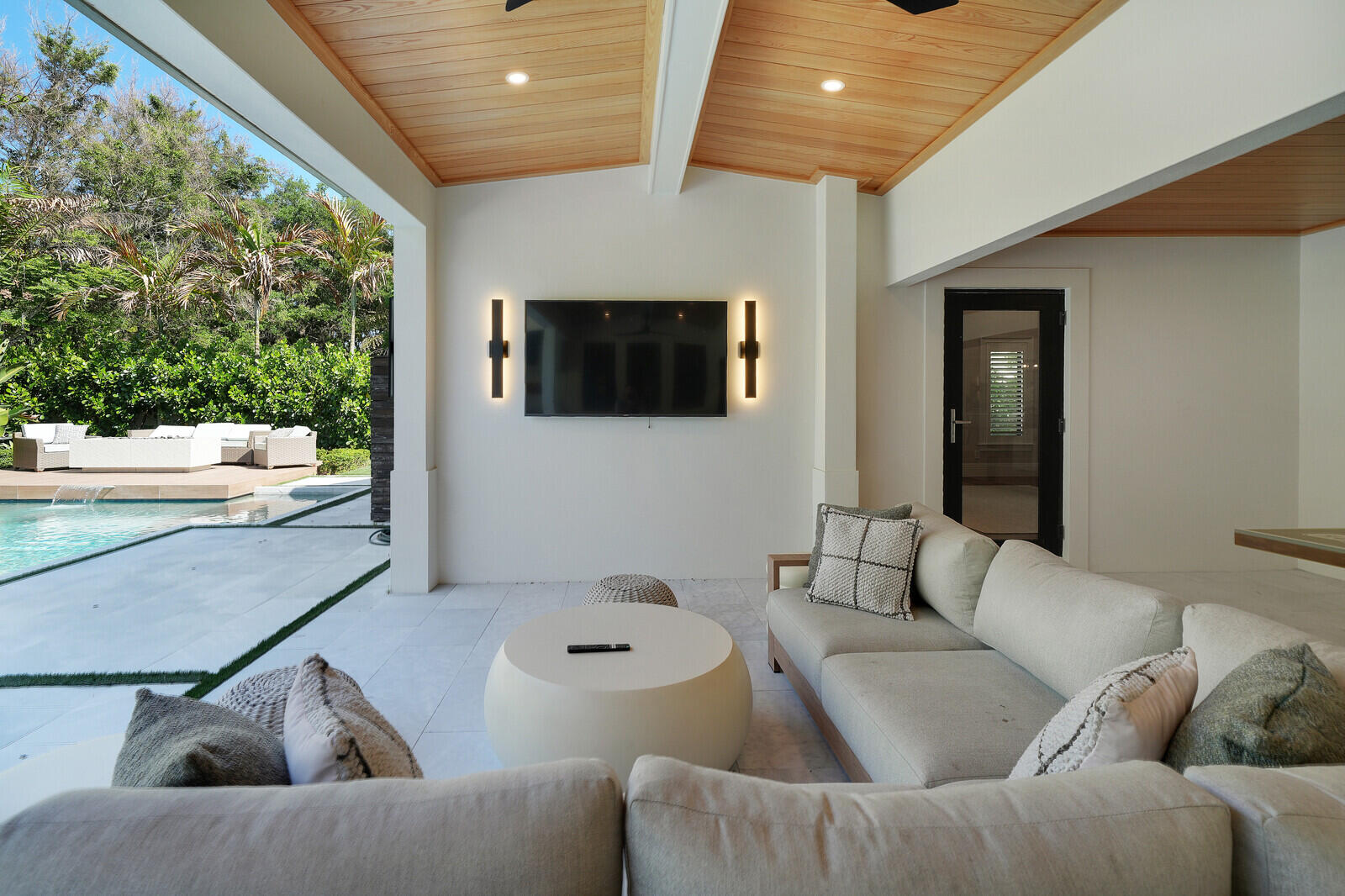 WHISPERING TRAILS 1 - Residential