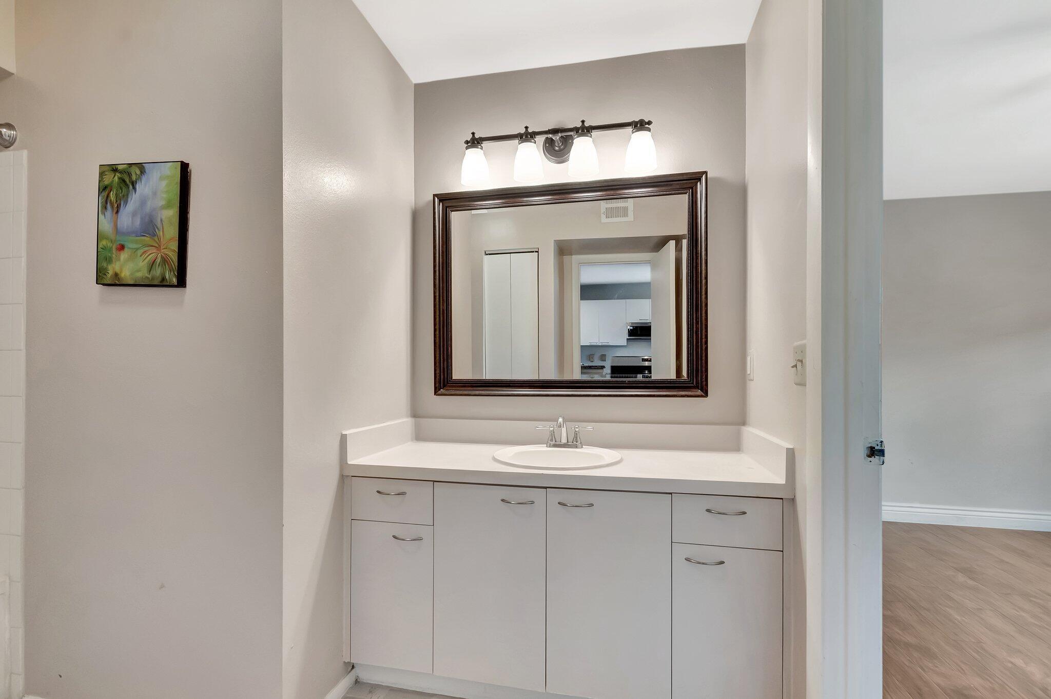 PALM LAKE CONDOMINIUM - Residential
