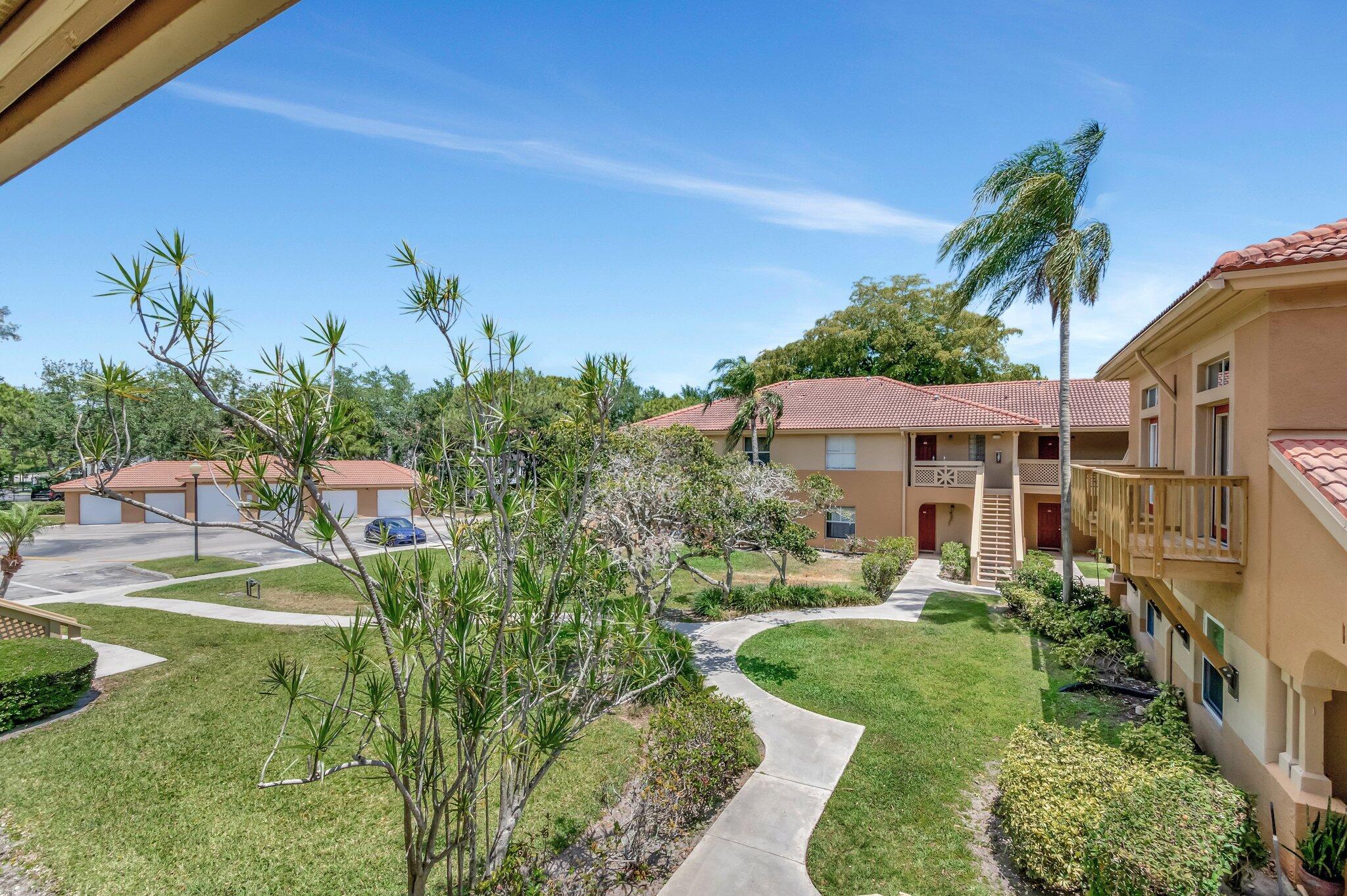PALM LAKE CONDOMINIUM - Residential