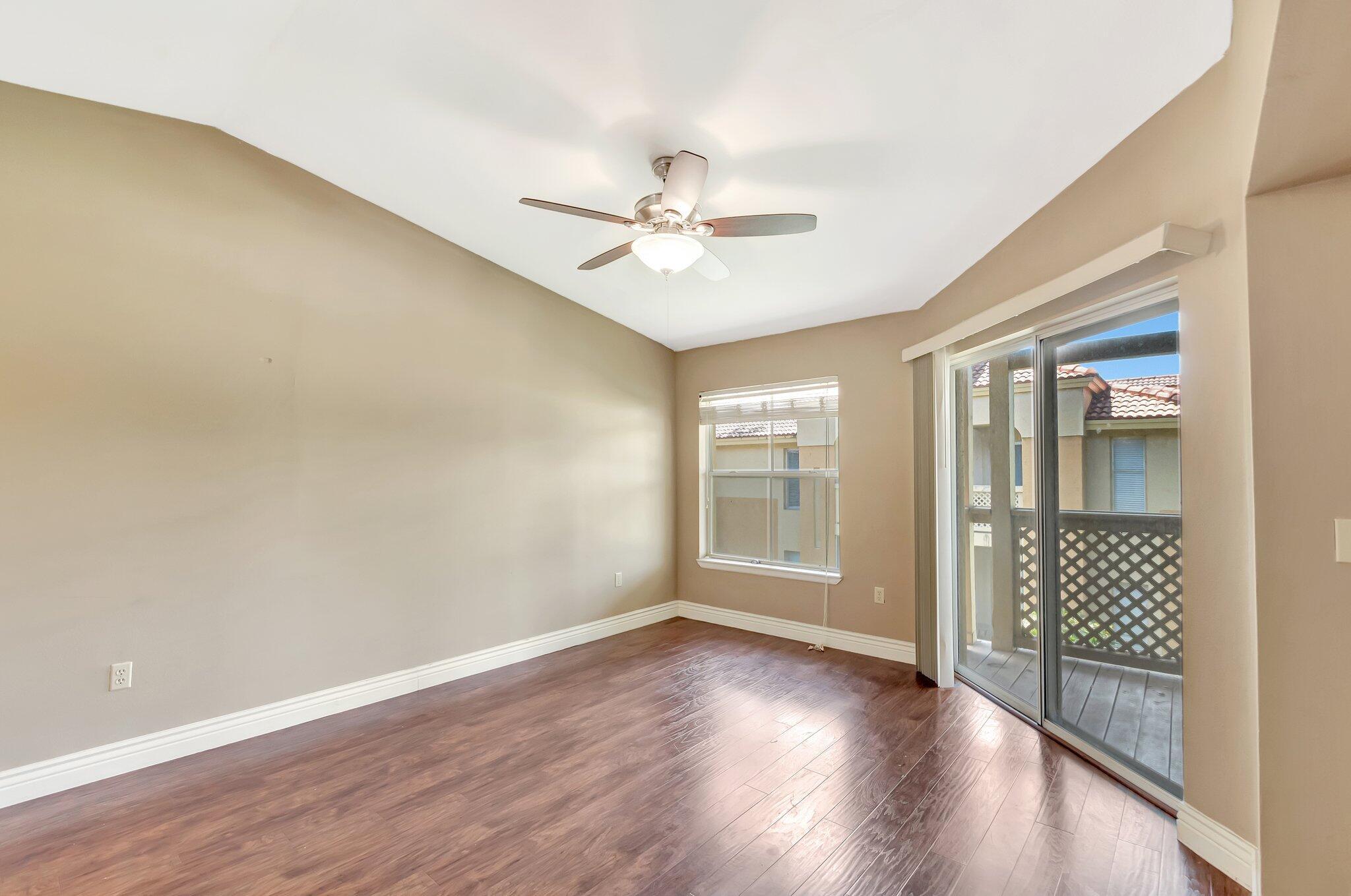 PALM LAKE CONDOMINIUM - Residential