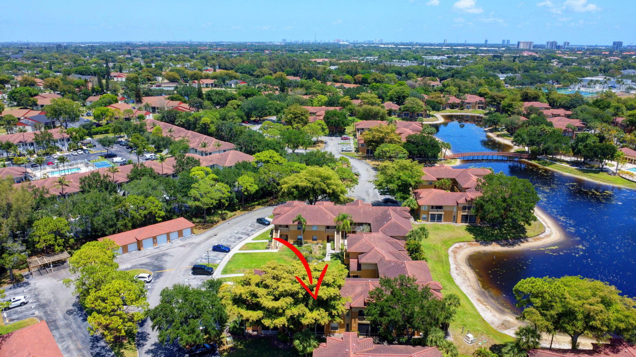PALM LAKE CONDOMINIUM - Residential