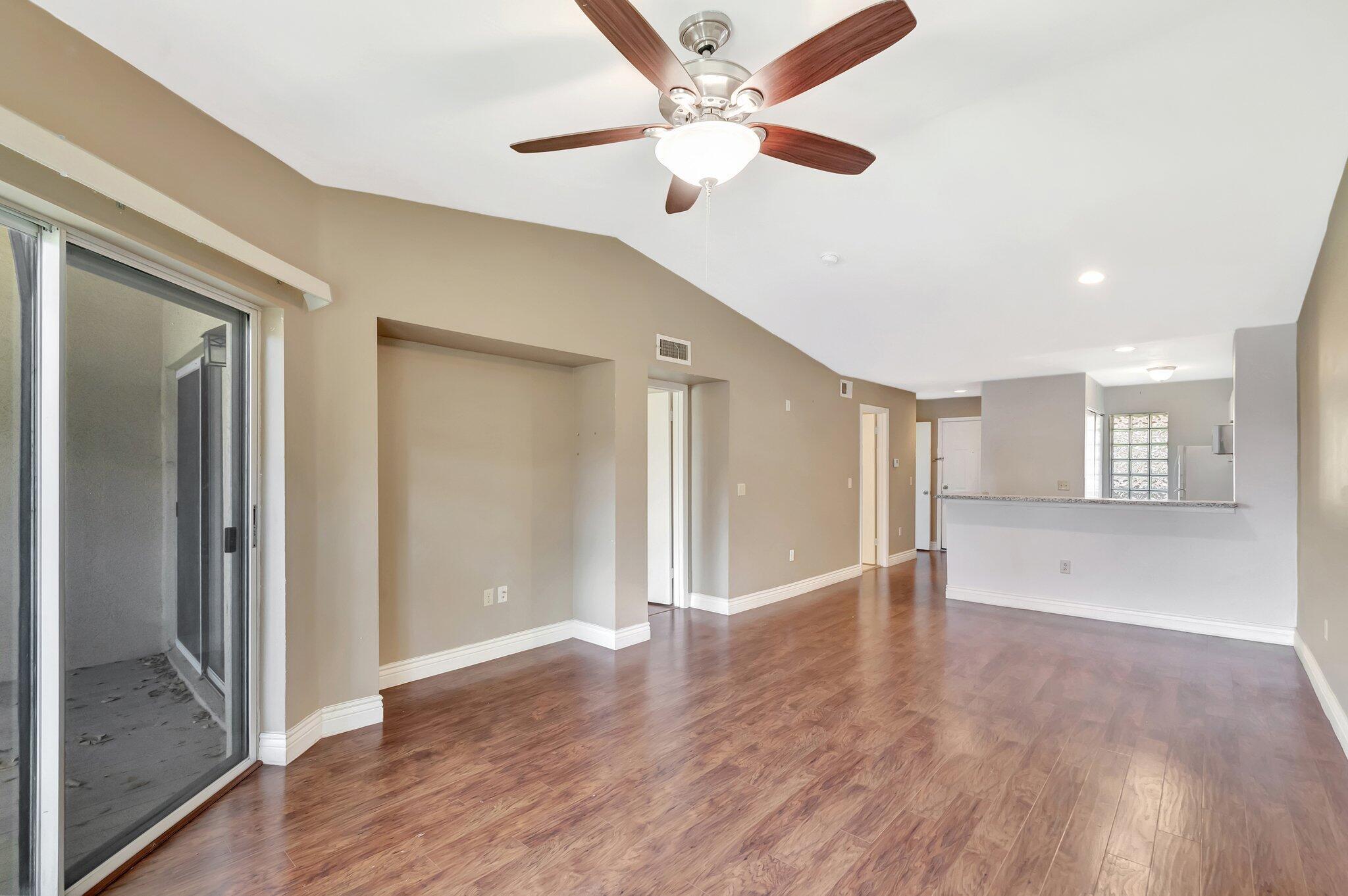 PALM LAKE CONDOMINIUM - Residential