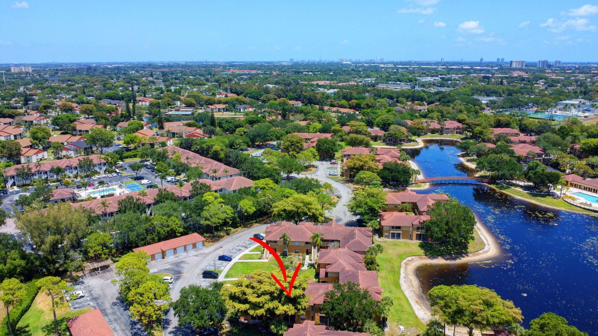 PALM LAKE CONDOMINIUM - Residential