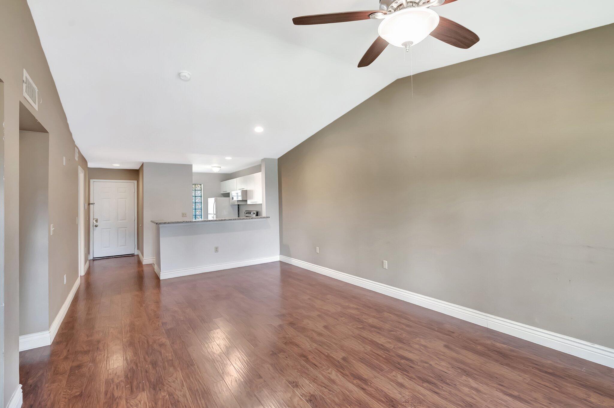 PALM LAKE CONDOMINIUM - Residential