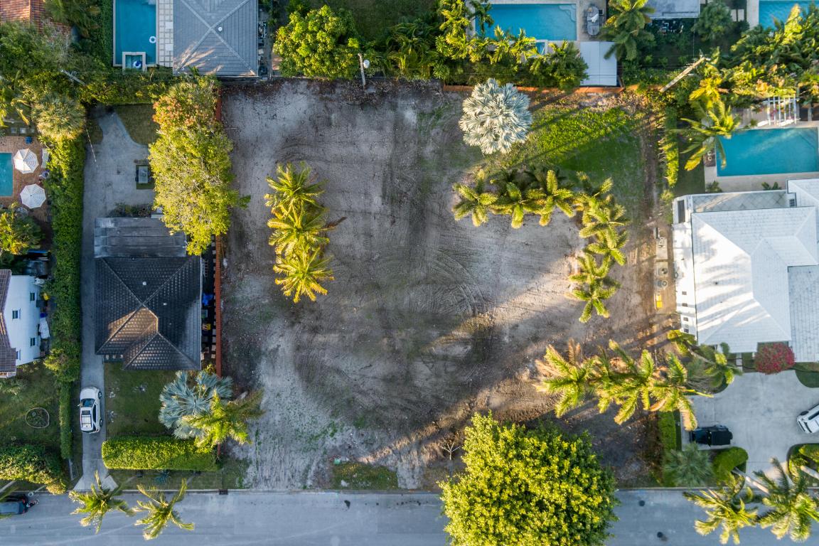 LAKEWOOD - Land