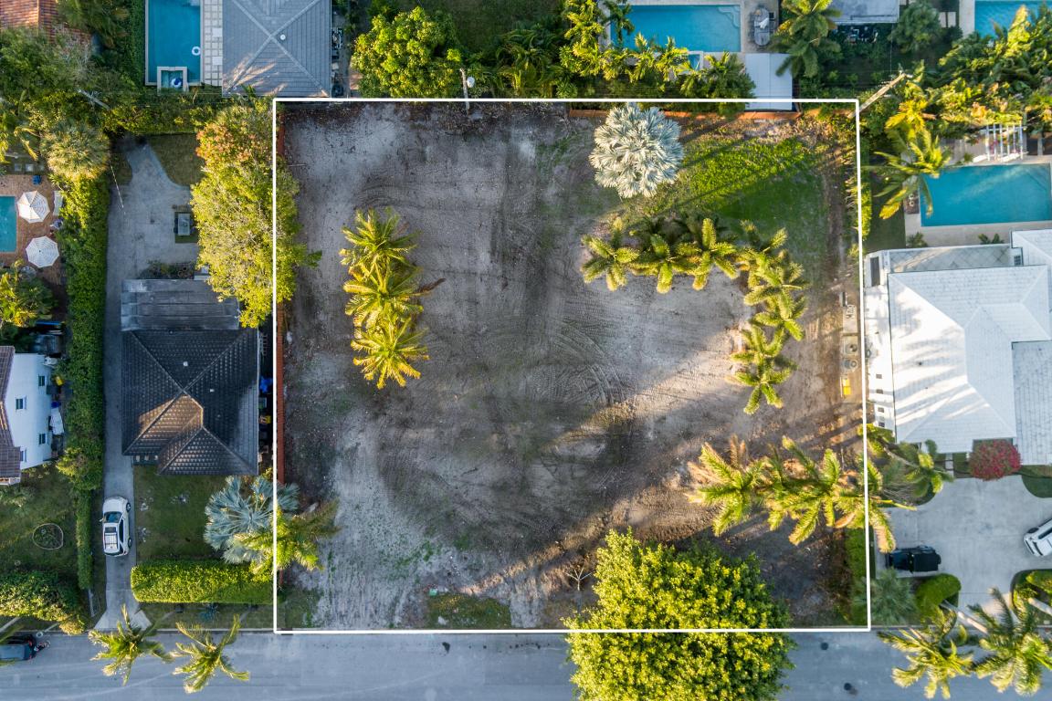 LAKEWOOD - Land