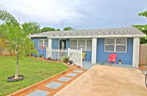 3/2 Pool home in the heart of Lantana. Close to downtown Lantana, the intracoastal and boat ramp. All ages and pets welcomed! NO HOA! Recent home improvements include: New A/C, Updated Electrical, New Stove and updated kitchen! 20x18 covered shed also included, this offers great storage and/or would make a great artist studio!