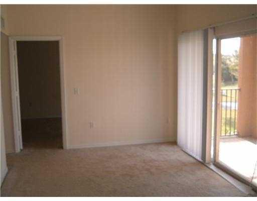 EMERALD ISLE AT LAGUNA LAKES CONDO - Residential Lease
