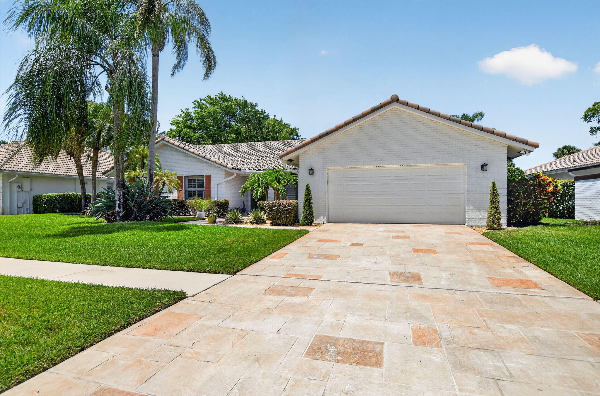BOCA GREENS 2 - Residential