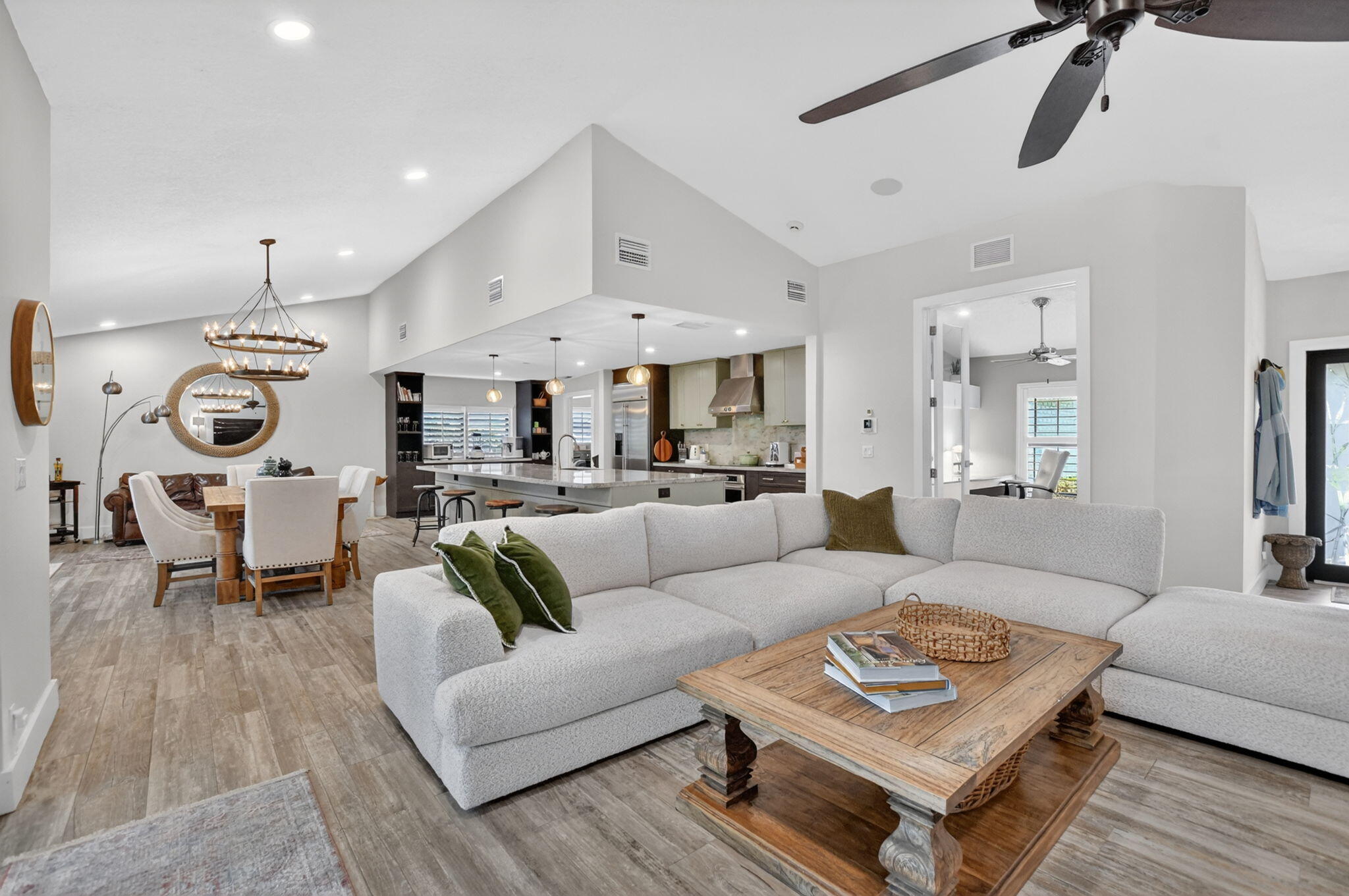 BOCA GREENS 2 - Residential