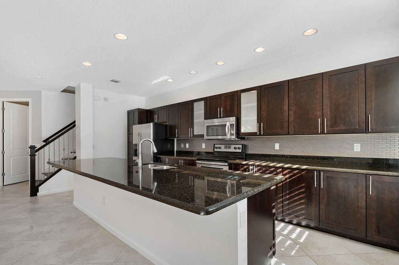 BLUE LAKE TOWNHOMES - Residential Lease