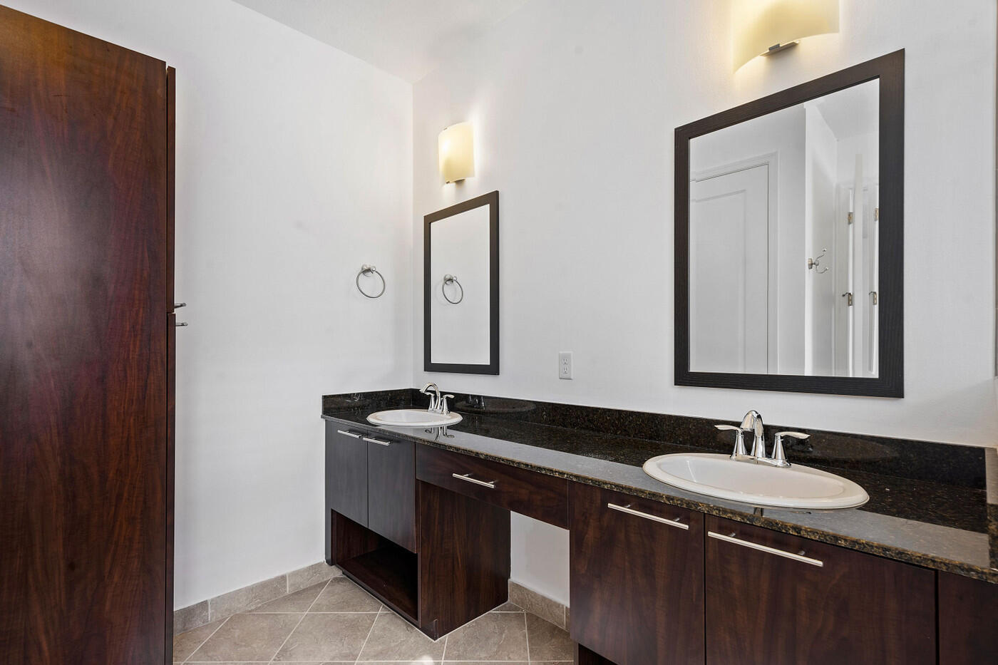 BLUE LAKE TOWNHOMES - Residential Lease