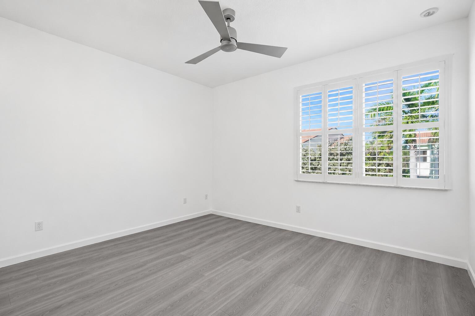 BLUE LAKE TOWNHOMES - Residential Lease