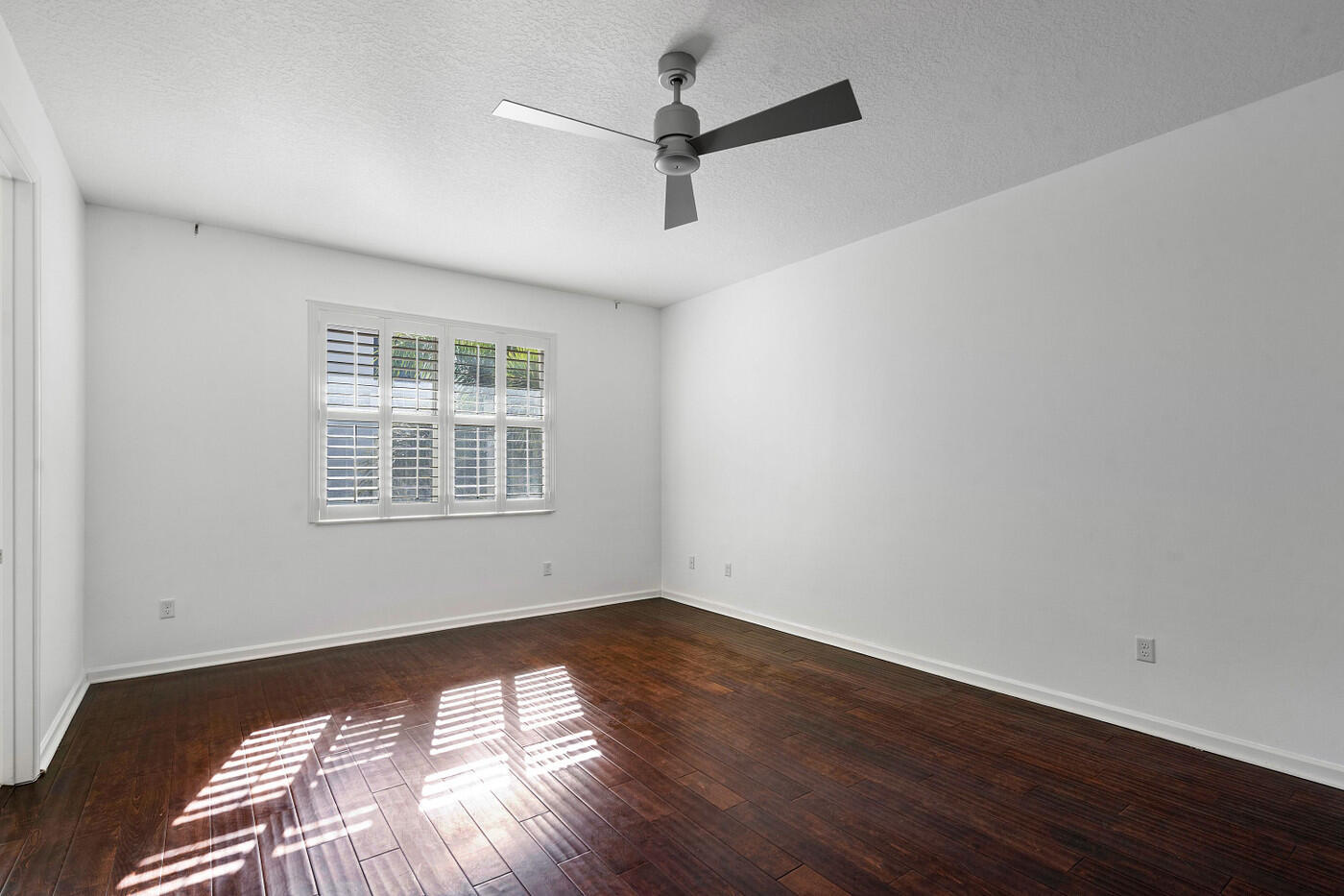BLUE LAKE TOWNHOMES - Residential Lease