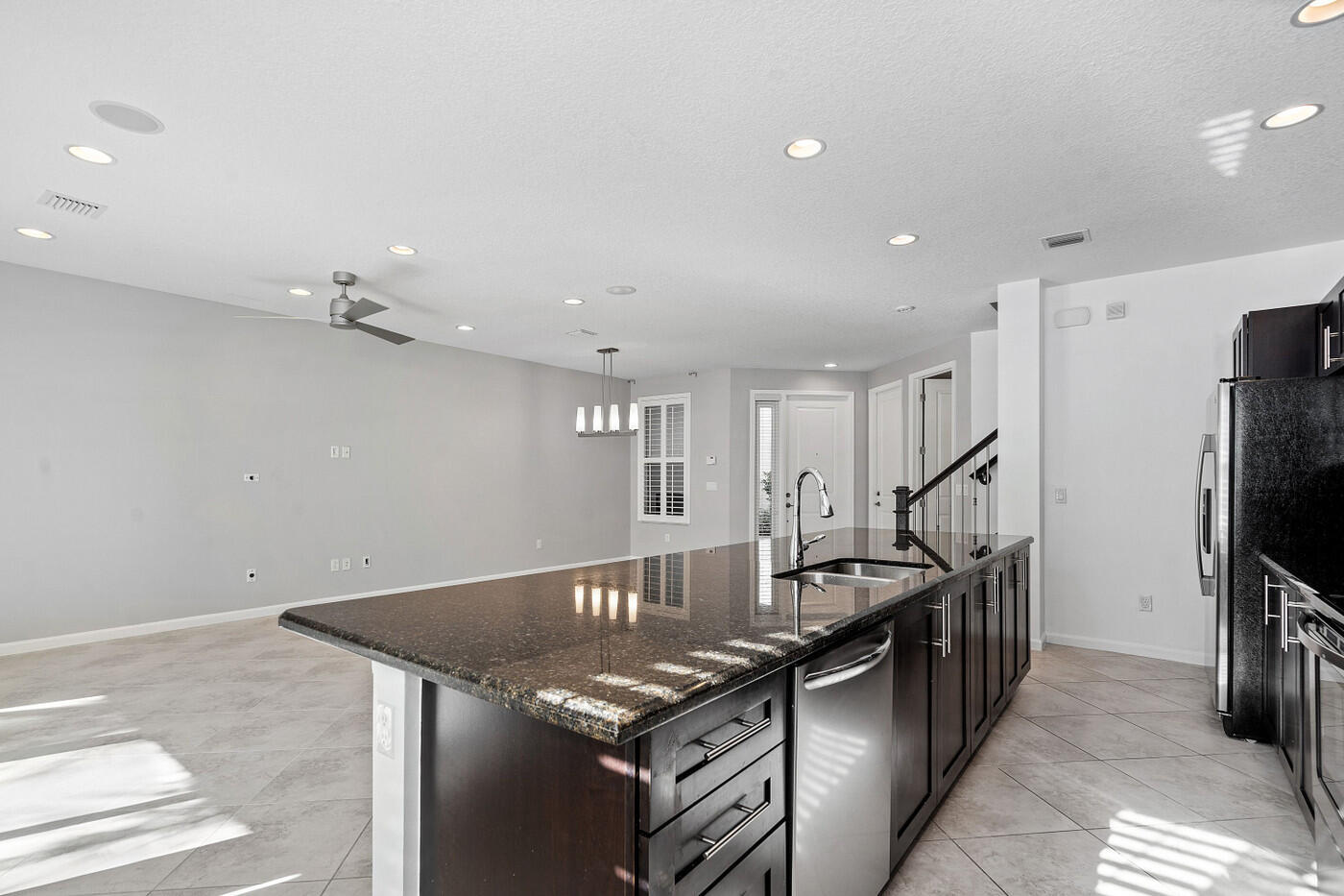 BLUE LAKE TOWNHOMES - Residential Lease