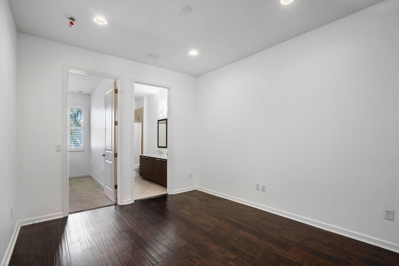 BLUE LAKE TOWNHOMES - Residential Lease