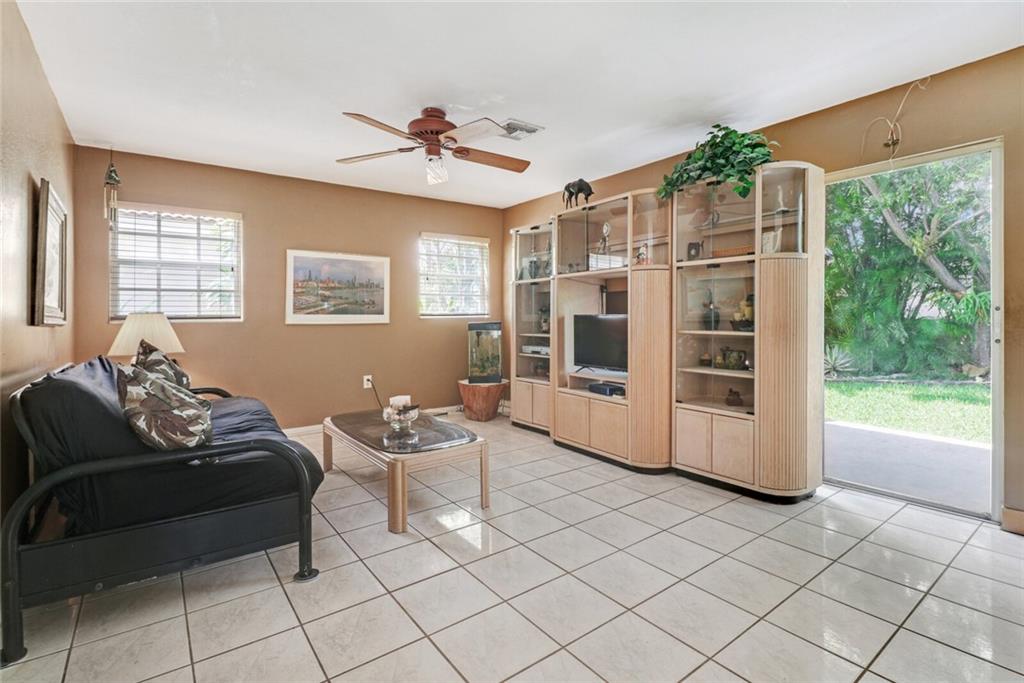 Holiday Spgs East 133-49 - Residential