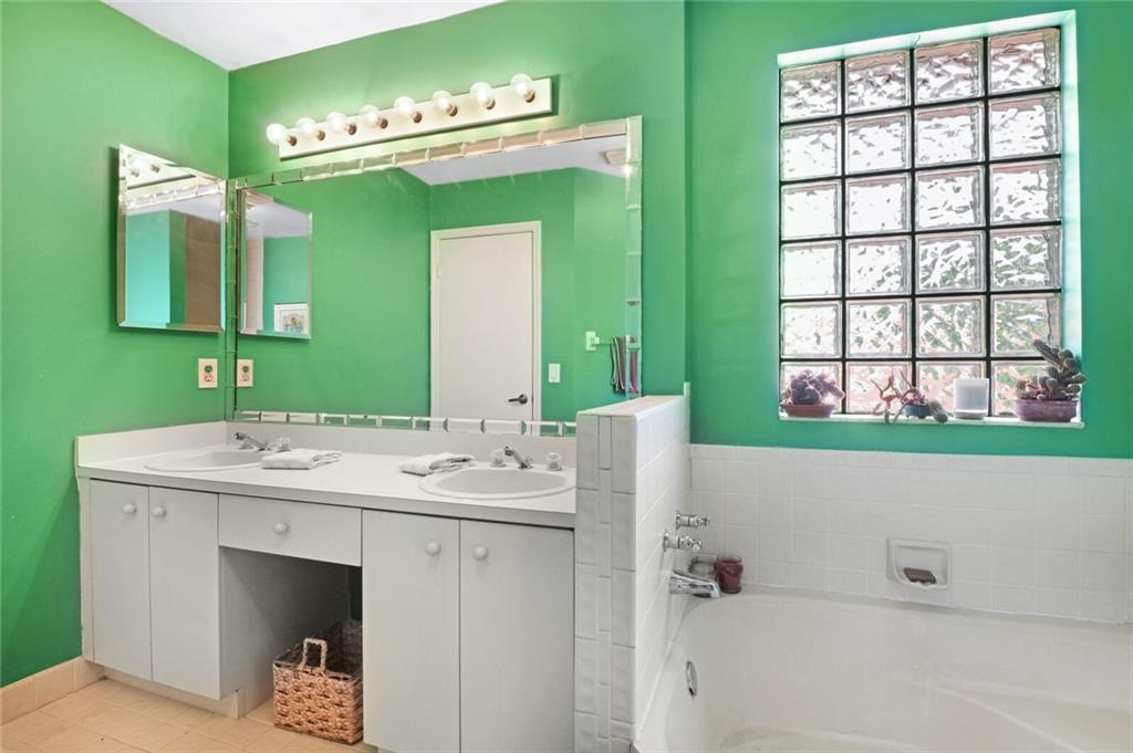Holiday Spgs East 133-49 - Residential