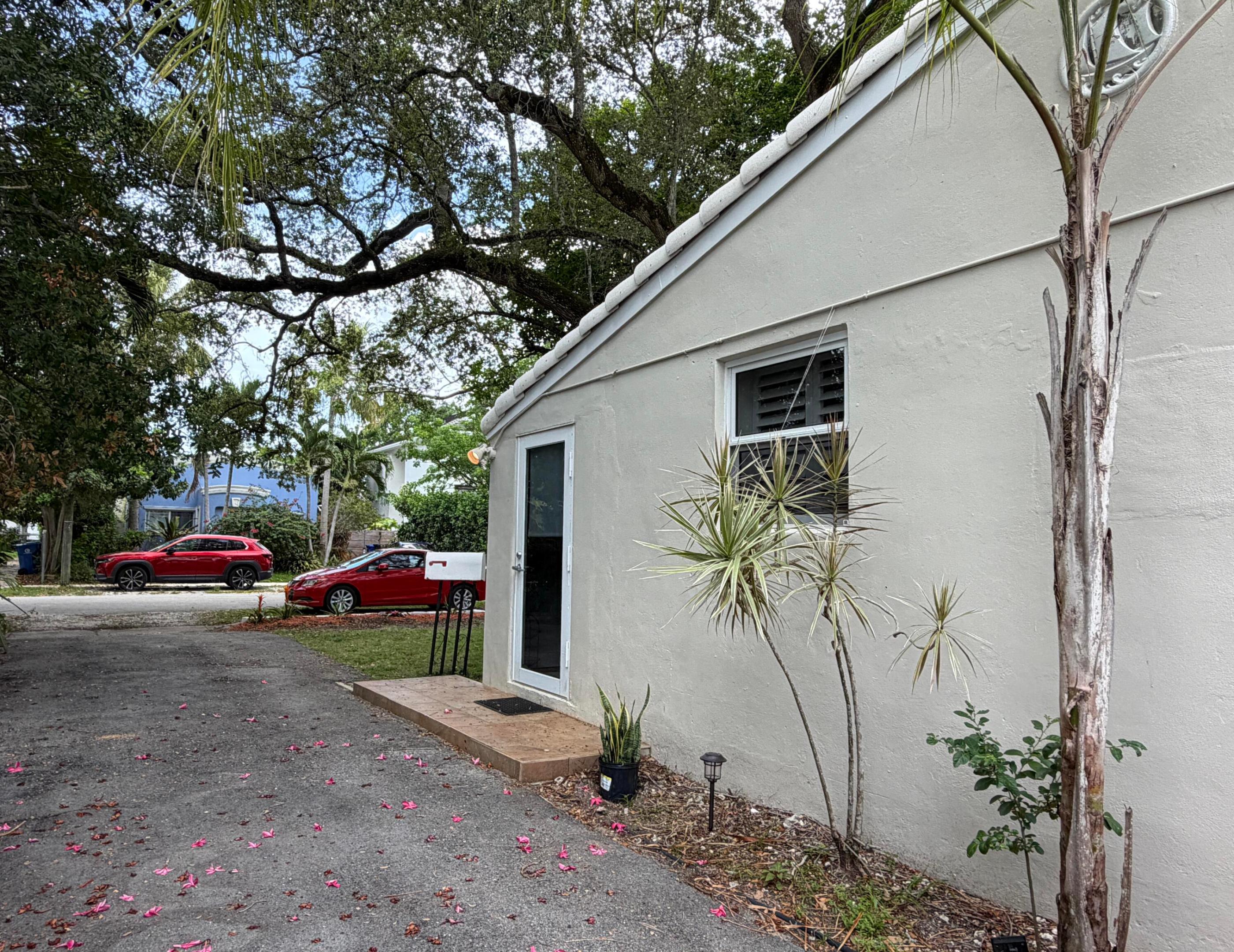 MRS ELVA A TRUAX - Residential Lease