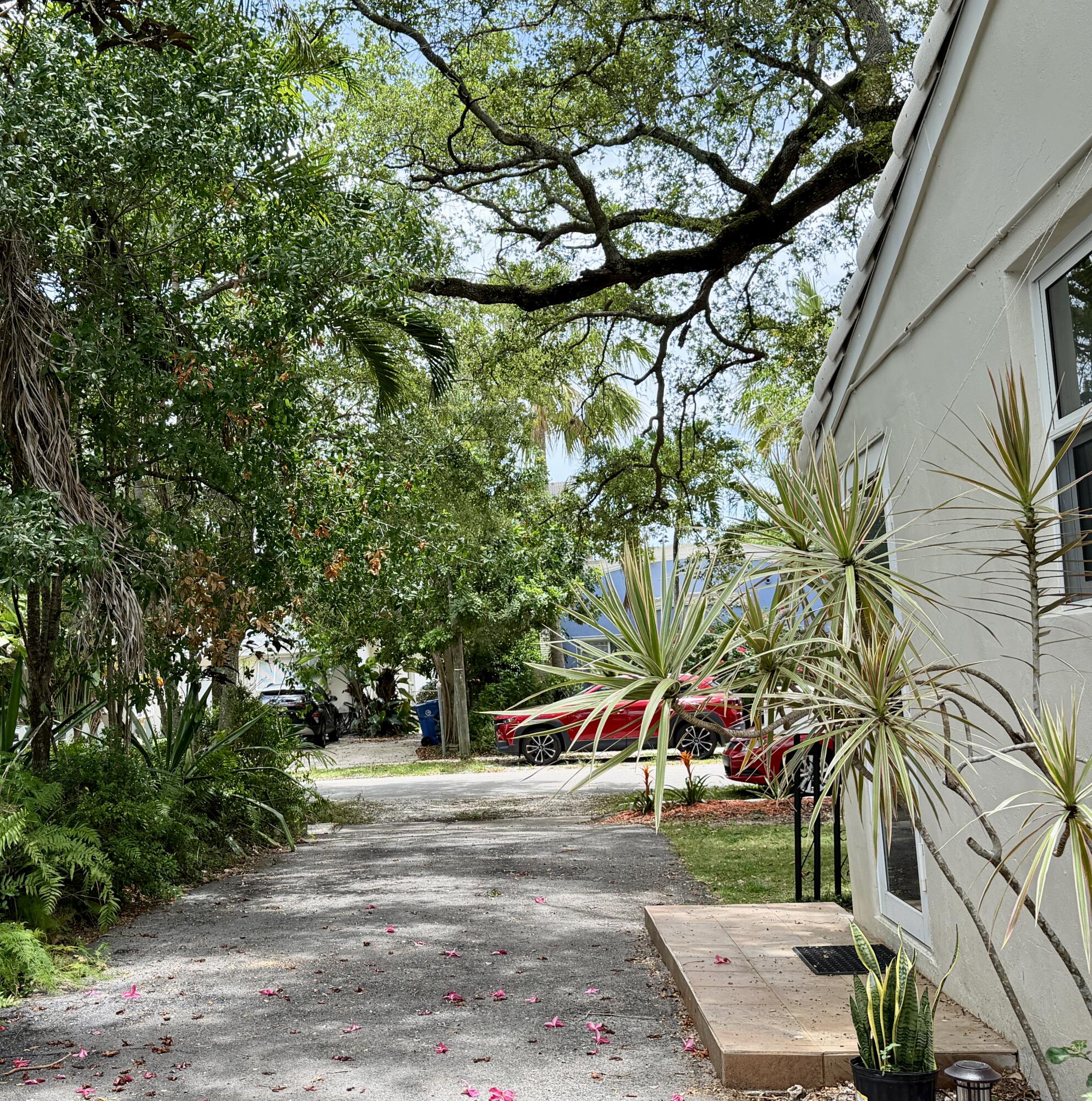 MRS ELVA A TRUAX - Residential Lease