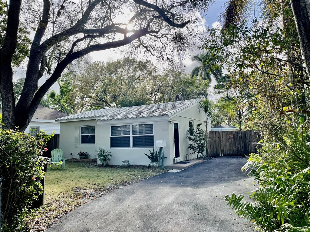 Charming and beautifully updated 2-bedroom, 1-bath rental home located in the desirable Tarpon River neighborhood. This move-in-ready residence features brand-new flooring throughout, fresh interior paint, new baseboards, and an updated bathroom with a stylish new vanity. The bright and inviting living spaces offer comfort and functionality, while the washer and dryer are conveniently located on the property. Outside, you'll find a beautifully landscaped front yard that enhances the home's curb appeal and creates a welcoming first impression. Nestled in a quiet neighborhood with easy access to downtown Fort Lauderdale, Las Olas, shopping, dining, and the beaches. Enjoy comfortable living in one of Fort Lauderdale's most sought-after neighborhoods.