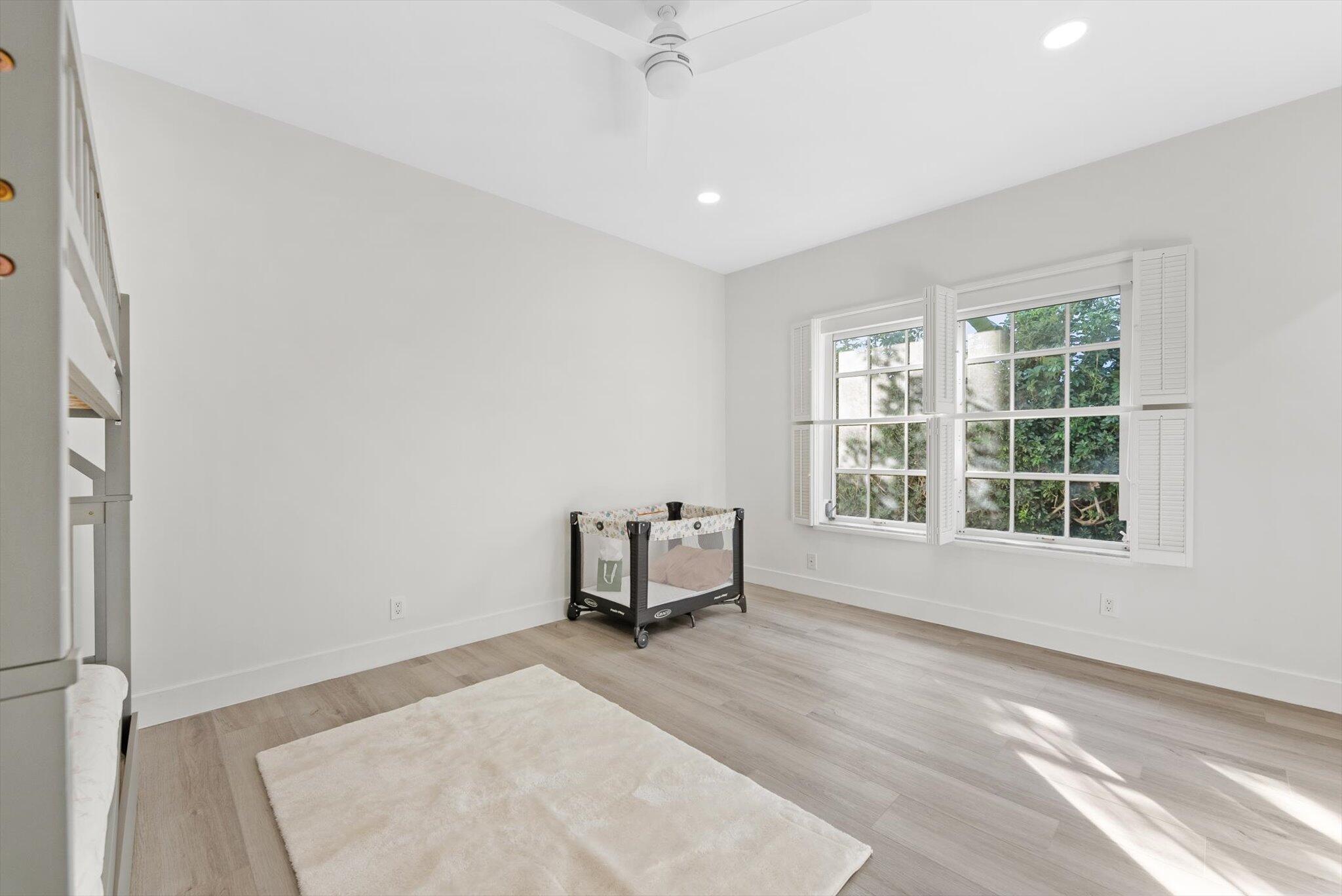 TROPIC ISLE 4TH SEC - Residential