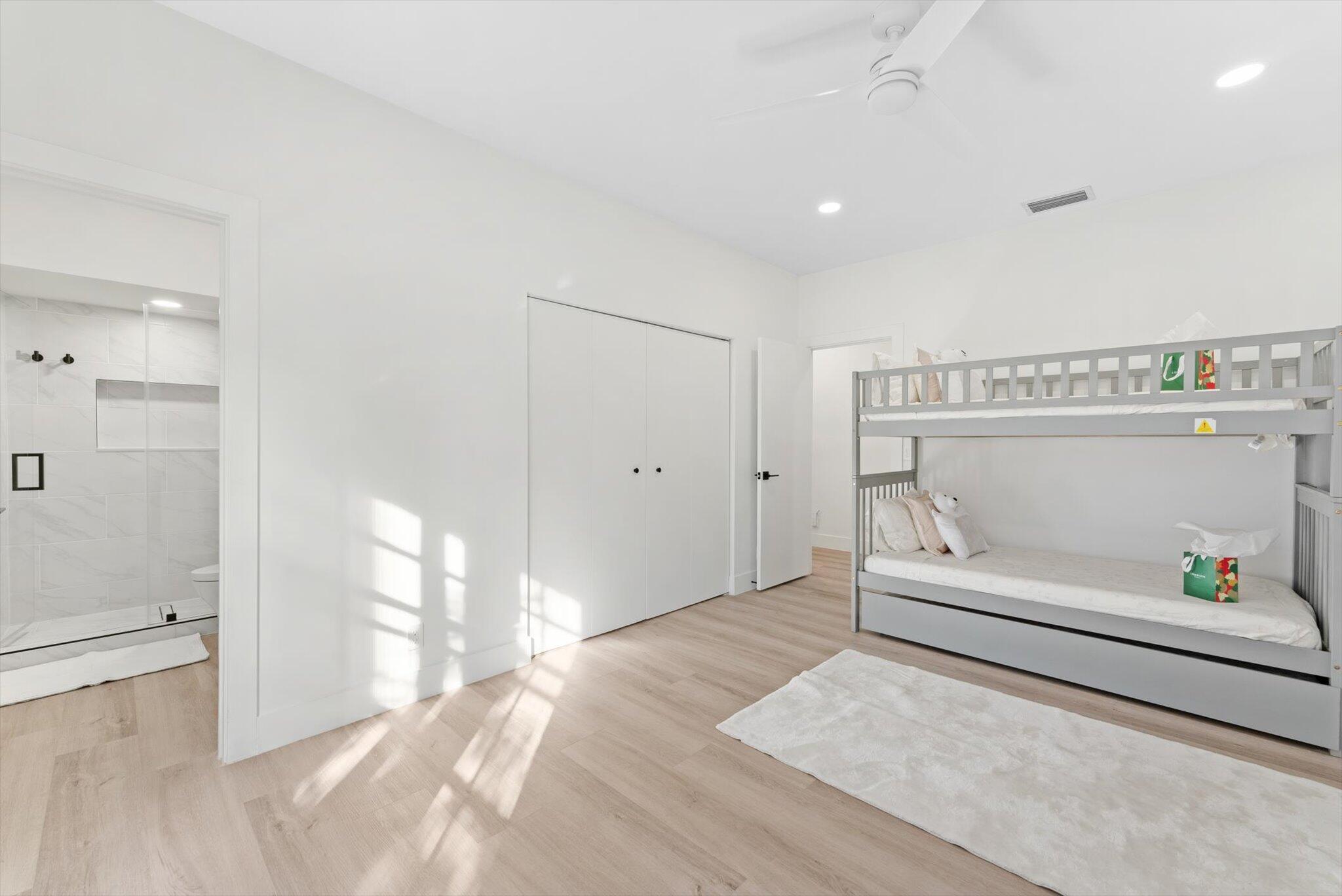 TROPIC ISLE 4TH SEC - Residential