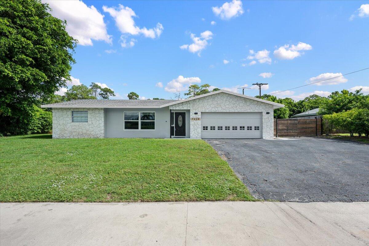 PALM BEACH NATL GOLF AND COUNTRY CLUB ESTATES 2 - Residential