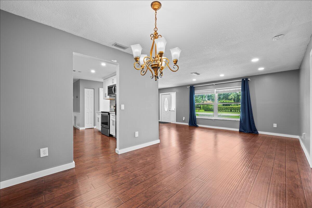 PALM BEACH NATL GOLF AND COUNTRY CLUB ESTATES 2 - Residential