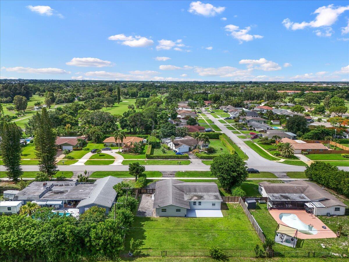 PALM BEACH NATL GOLF AND COUNTRY CLUB ESTATES 2 - Residential