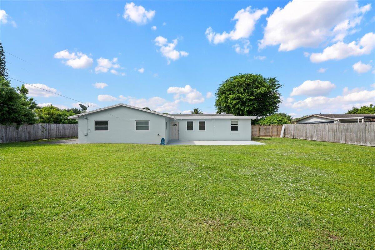 PALM BEACH NATL GOLF AND COUNTRY CLUB ESTATES 2 - Residential