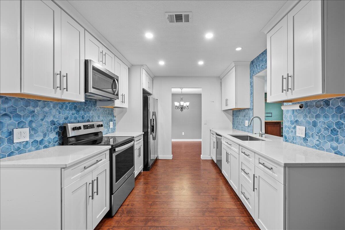 PALM BEACH NATL GOLF AND COUNTRY CLUB ESTATES 2 - Residential