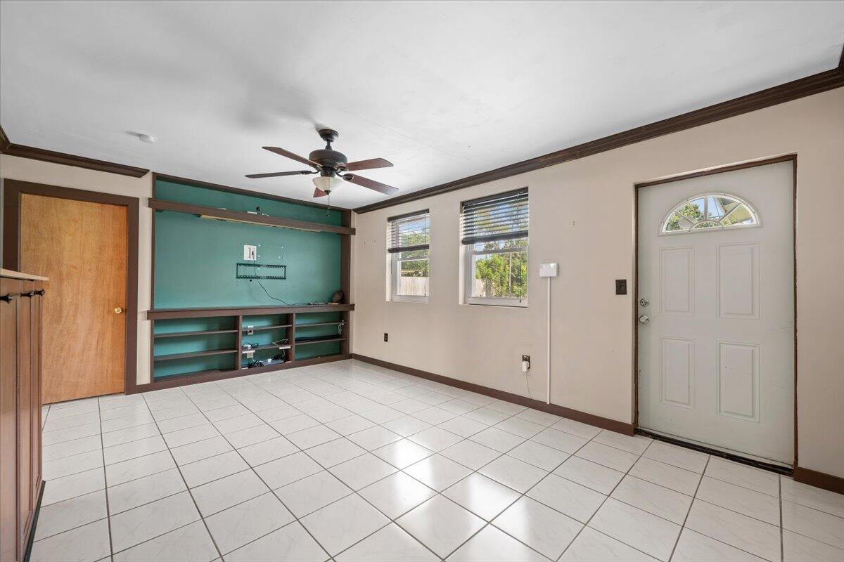 PALM BEACH NATL GOLF AND COUNTRY CLUB ESTATES 2 - Residential