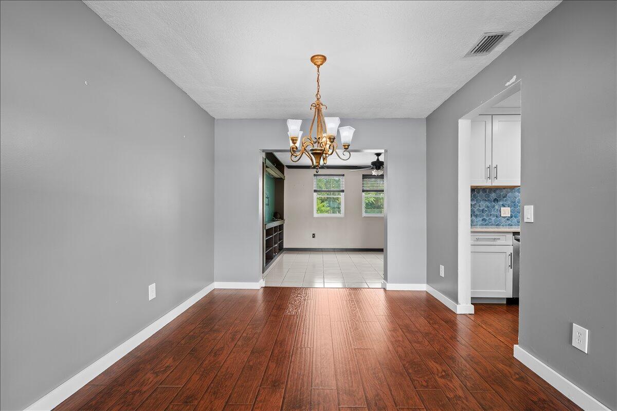 PALM BEACH NATL GOLF AND COUNTRY CLUB ESTATES 2 - Residential