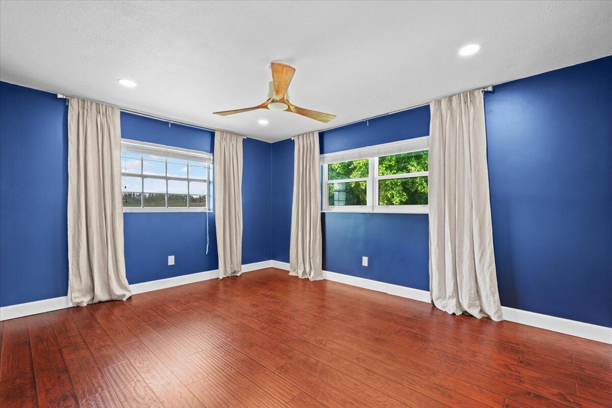 PALM BEACH NATL GOLF AND COUNTRY CLUB ESTATES 2 - Residential