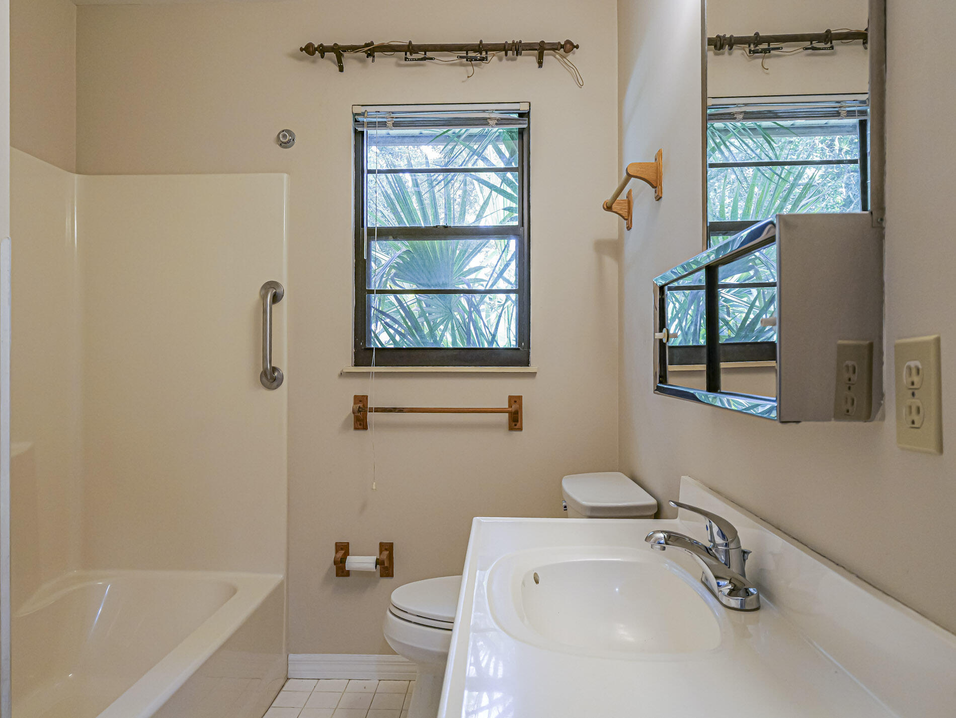 PARADISE PARK UNIT NO 2 - Residential