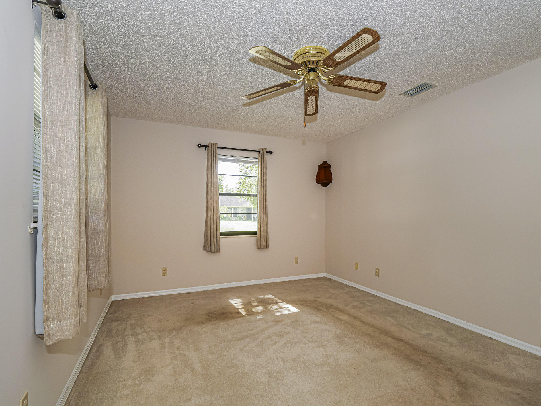 PARADISE PARK UNIT NO 2 - Residential