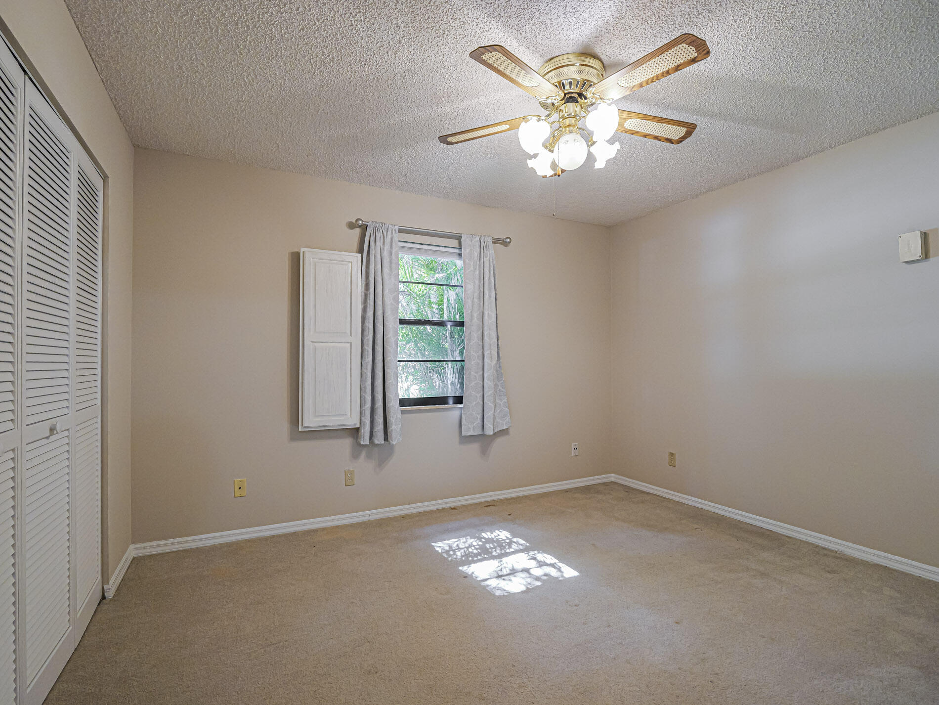 PARADISE PARK UNIT NO 2 - Residential