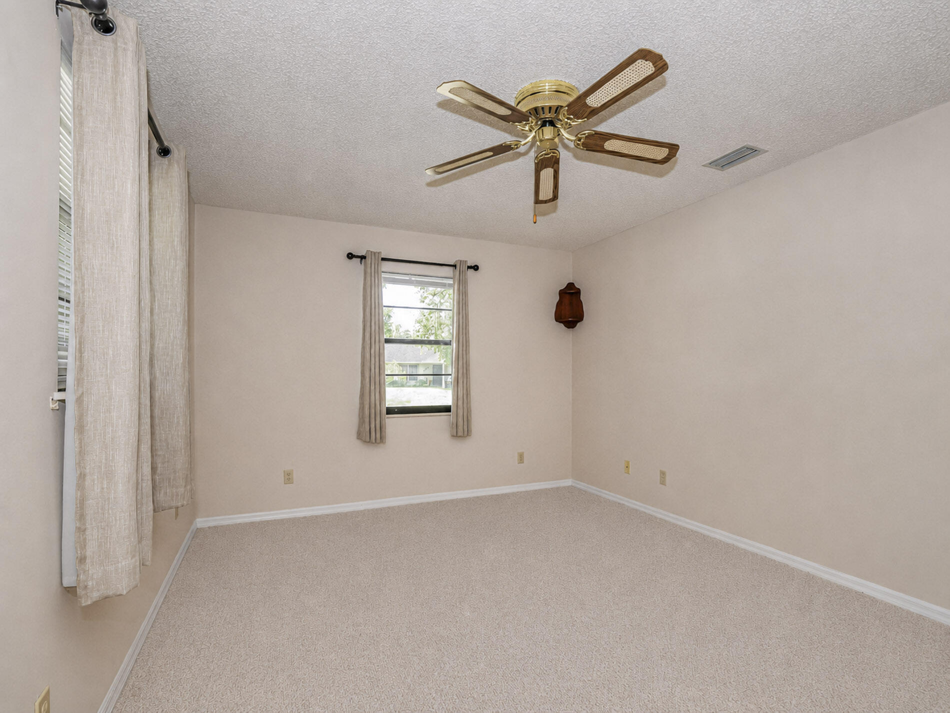 PARADISE PARK UNIT NO 2 - Residential