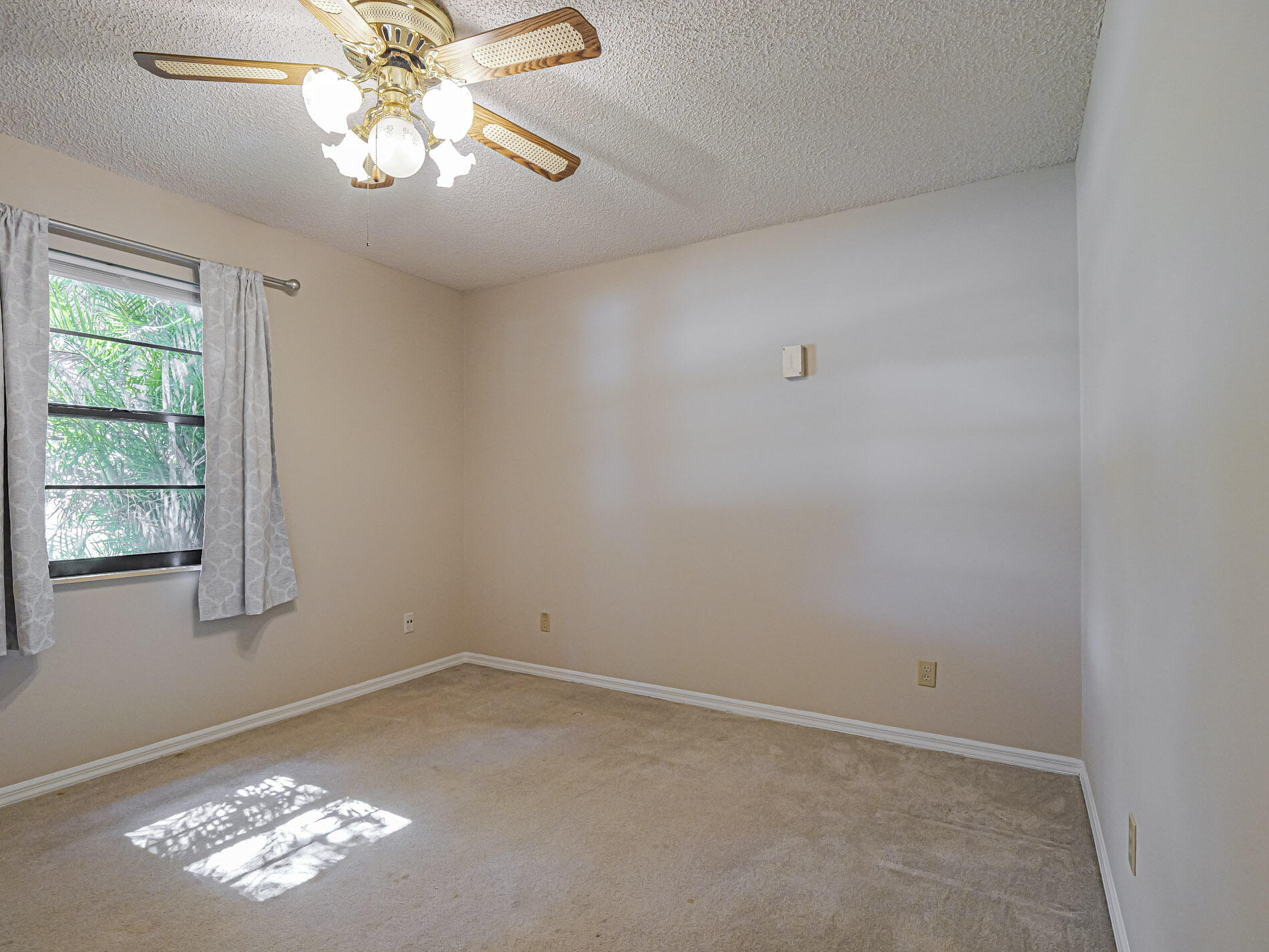 PARADISE PARK UNIT NO 2 - Residential