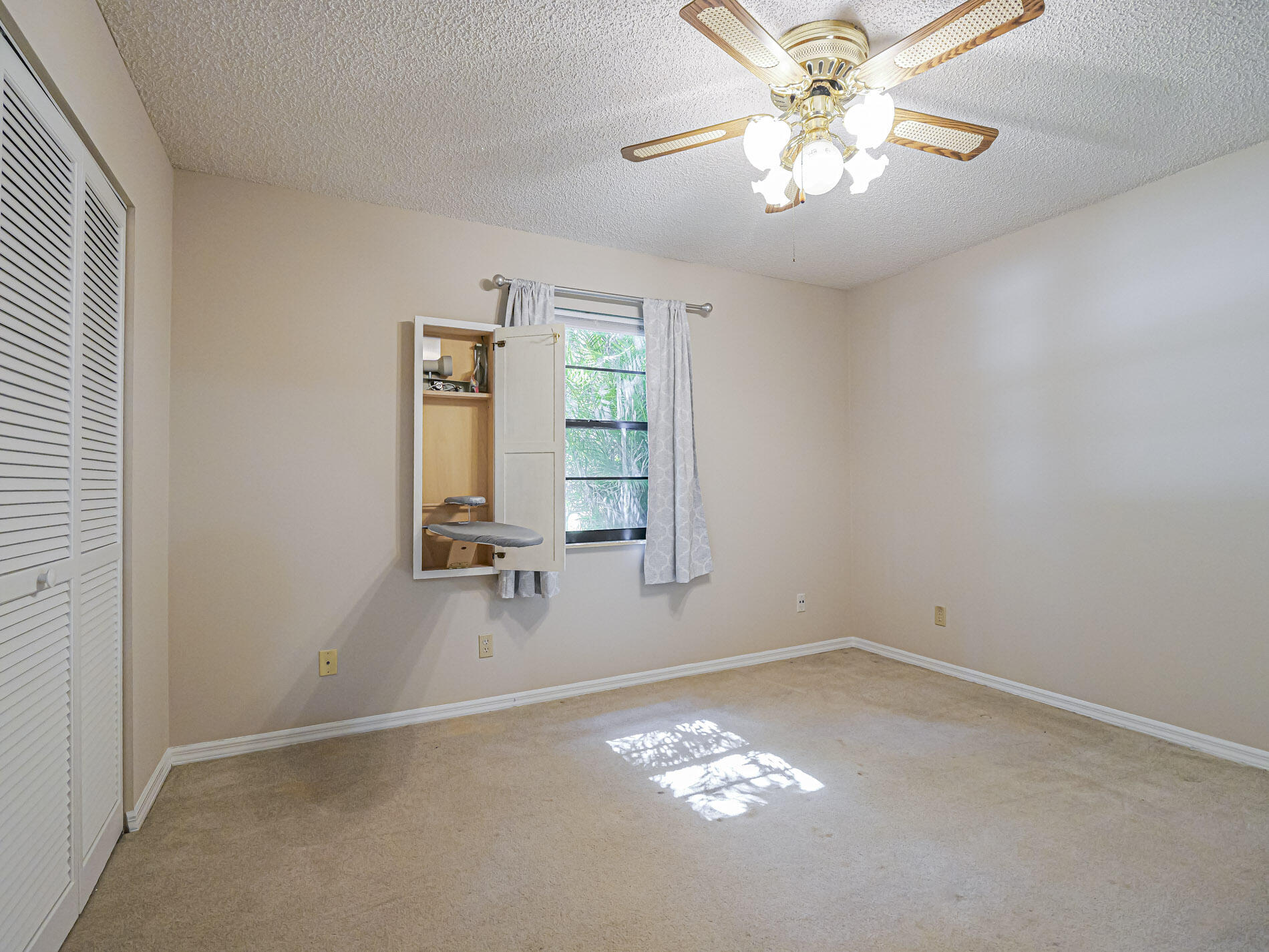 PARADISE PARK UNIT NO 2 - Residential