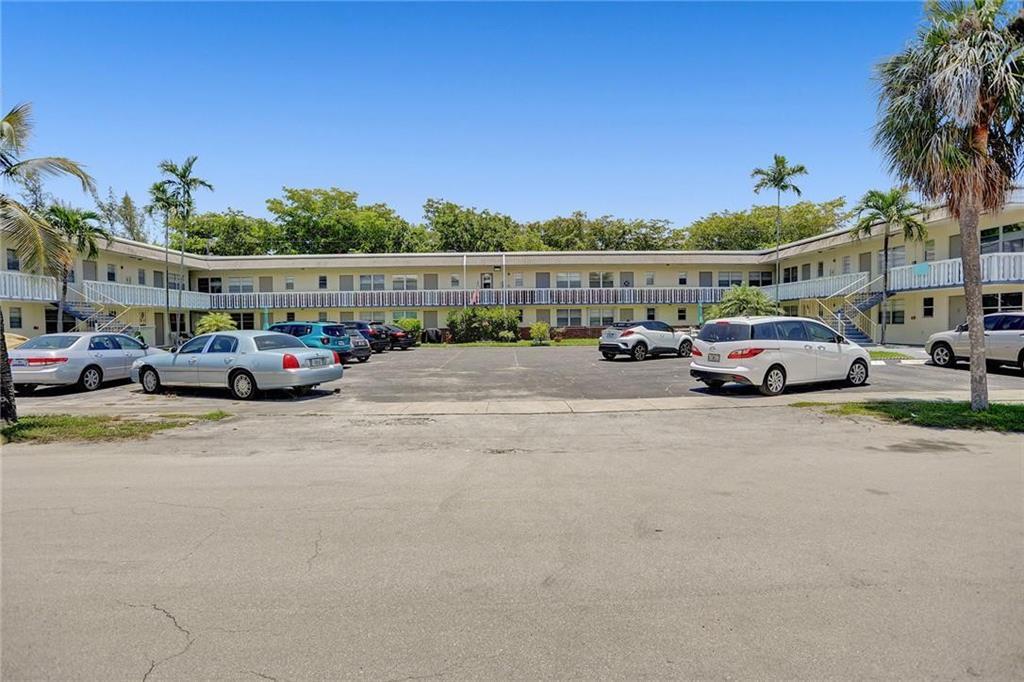 CRYSTAL COURT MANOR NO 15 CONDO - Residential Lease