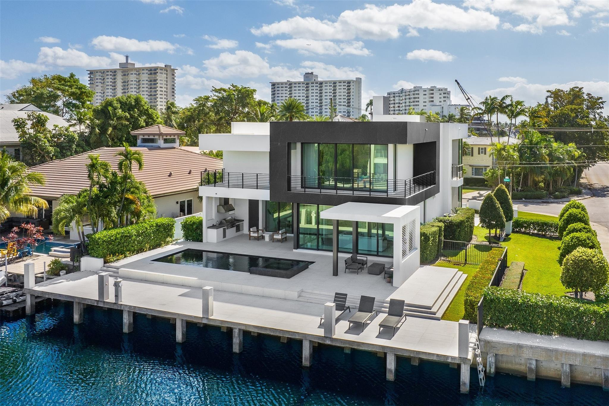 LAS OLAS - Residential